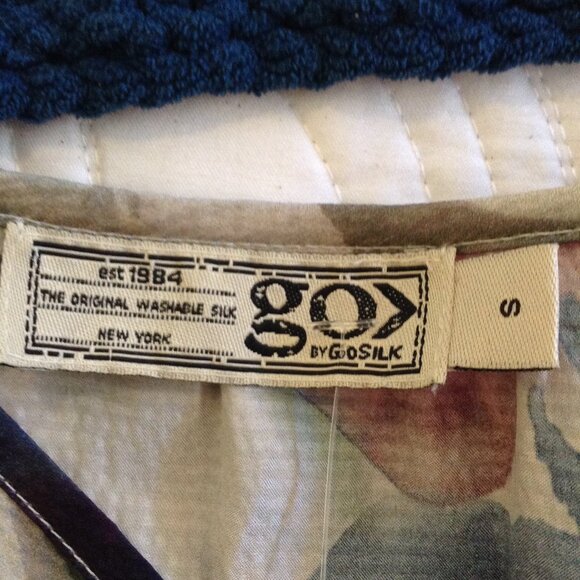 VTG Go by Go Silk "S" Floral, Long sleeve Silk Blouse, Vivid Colors, Quiet Lux - Picture 3 of 4